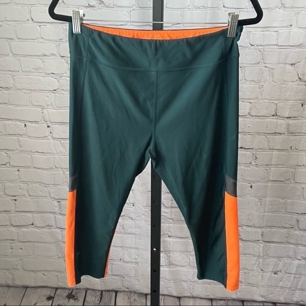 Under Armour Heat Gear Compression Cropped Leggings Size Large